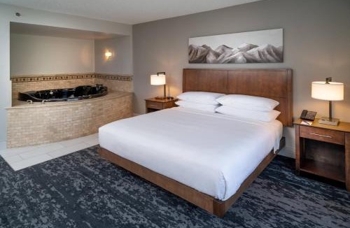 Huntington Hotel | Delta Hotels by Marriott Huntington Mall