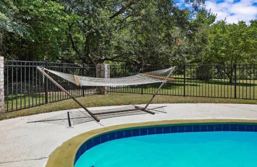 Cayce House | Cayce Cottage w Private Pool