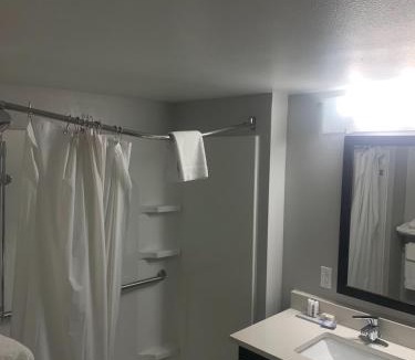 Twin Brook Hotel | Wingate by Wyndham - Chattanooga