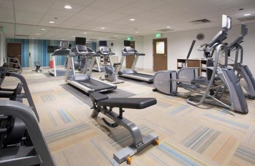 Canton Hotel | Holiday Inn Express & Suites - Canton by IHG