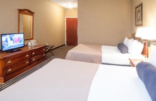 Flat Rock Hotel | Mountain Inn & Suites Flat Rock