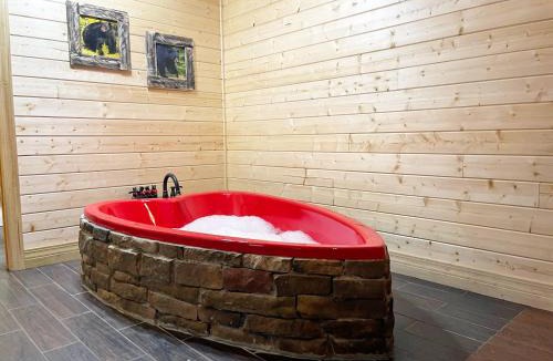 Gatlinburg Ski Chalet | Gatlinburg - Honeymoon Hideaway