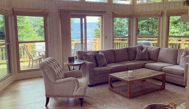 Sugar Mountain Escape w/ Deck & Mountain Views!