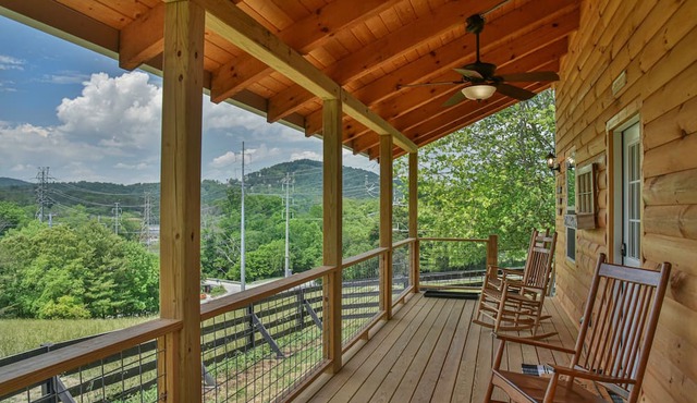 Beautiful Log Cabin on Horse Farm The Holy Cow