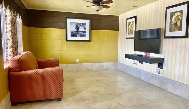 Savannah Inn and Suites