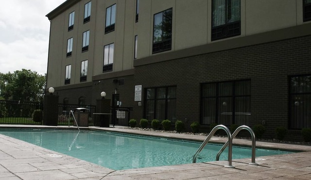Holiday Inn Express Cleveland Northwest by IHG