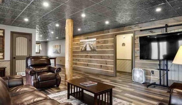 Log Cabin convenient to Windrock ATV Park, and Norris Lake. Sleeps 12