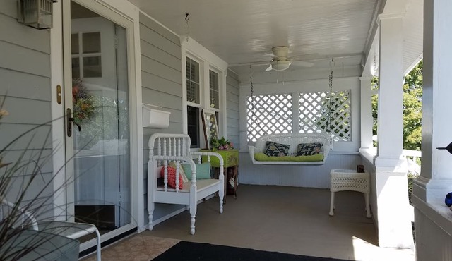 The Eagle's Nest: 5Beds/3Baths Beautiful Craftsman Home