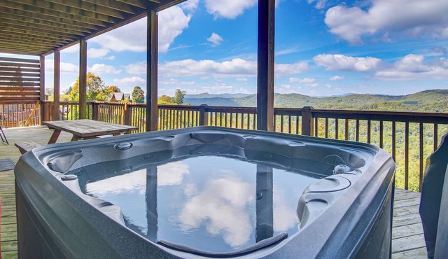 Ski & Hike: Mars Hill Mountaintop Cabin w/Views