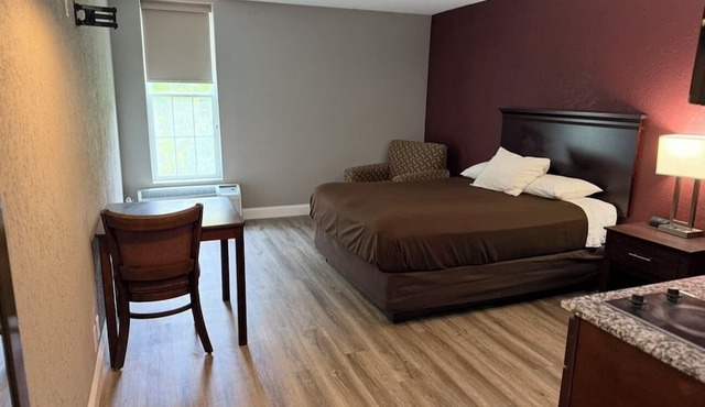 Fieldstone Apartments & Studios