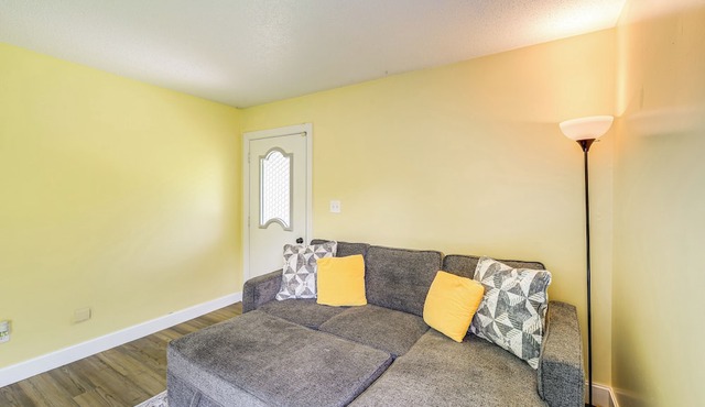 17 Mi to Coal Canyon Trail: Scenic Mtn-view Apt!
