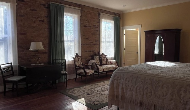 Tanglewood Inn