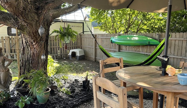 Cozy cottage, pet & family friendly W/gym, courtyard, fire pit, office & more! in Washington Court House