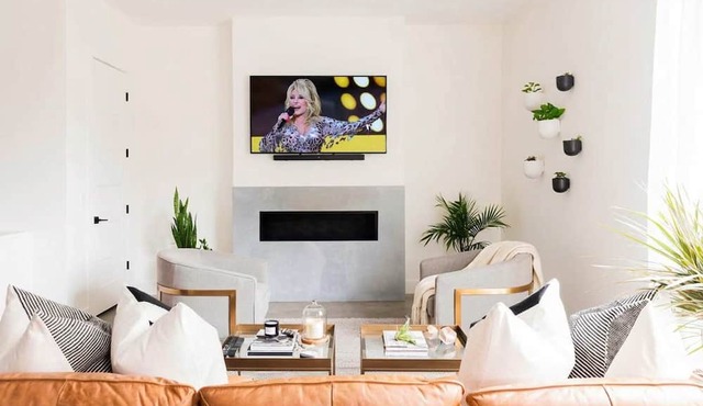 Nash Chic Near DT Rooftop Luxe Comfort