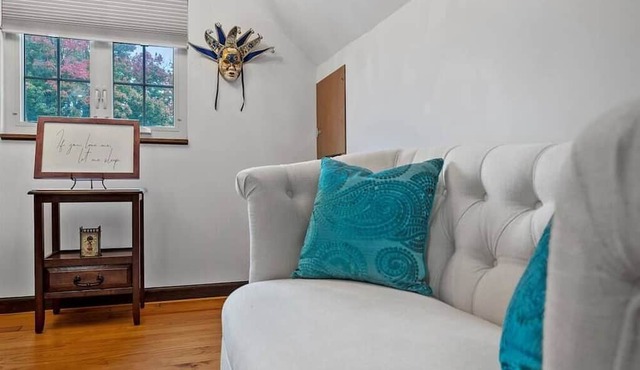 *LUSH RETREAT*HotTub-Fire Pit-PetFriendly-Koi Pond