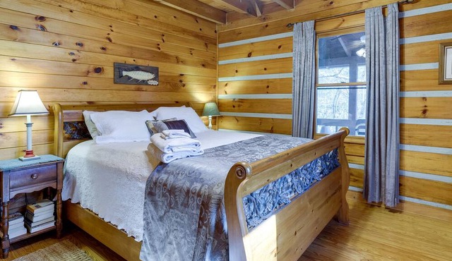 Mineral Bluff Hideaway w/Hot Tub, Grill, Fire Pit in Mineral Bluff