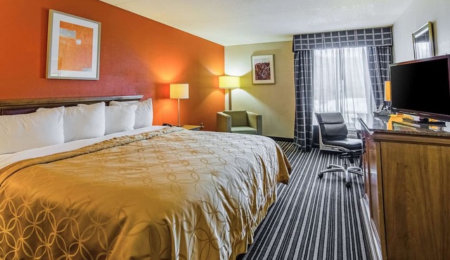 Econo Lodge Inn & Suites Norton - Wise South