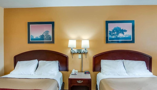 Econo Lodge Near Bluefield College