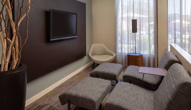 Sonesta Select Chattanooga Hamilton Place