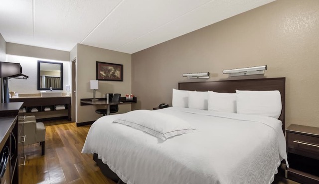 Red Roof Inn PLUS+ Nashville Airport