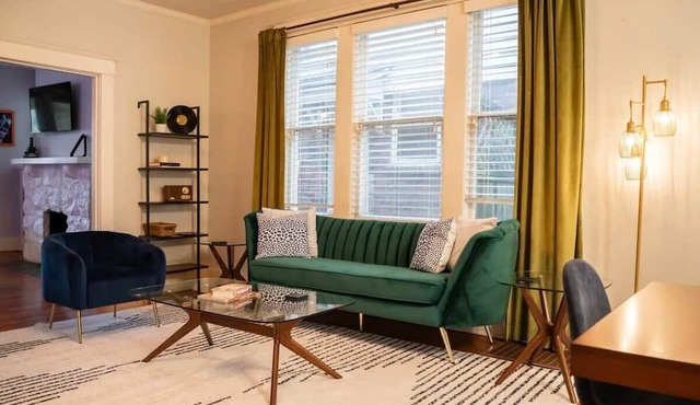 8 mins to Beale|Hot Tub|Pool Table |Fire Pit in Memphis