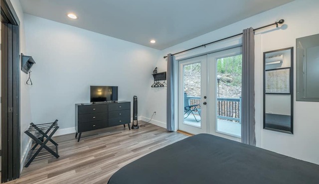 Spacious A-Frame with Loft near Downtown