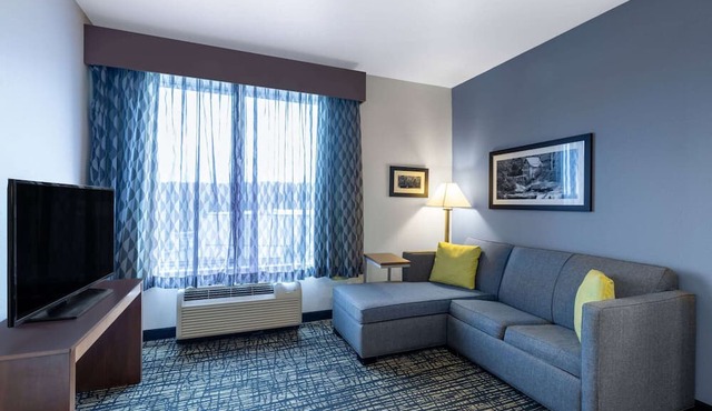 La Quinta Inn & Suites by Wyndham Morgantown