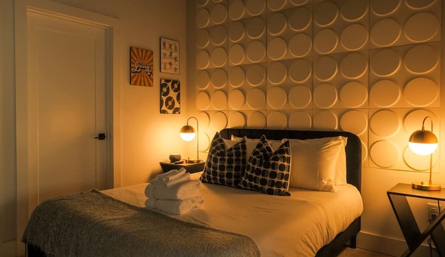 New! Groovy Oasis Near Airport and Downtown Nash!