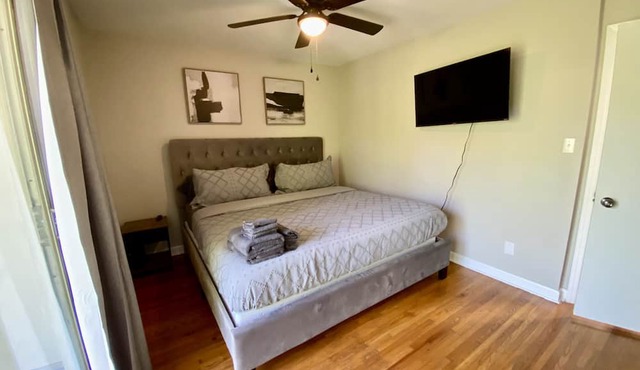 Modern Townhome w/Balcony Walk to FUSE Stadium