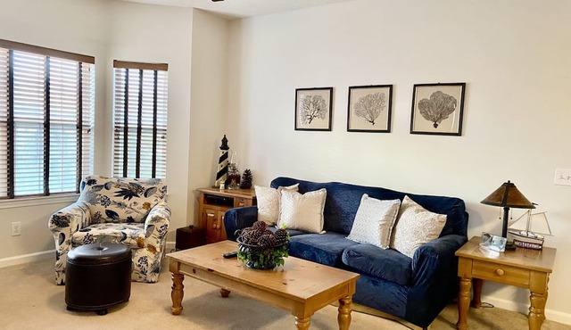 Condo in Legends Golf Course Resort with a great Pub Next Door to the Unit