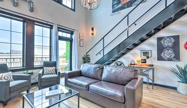 Central Atlantic Station Loft in Walkable Location