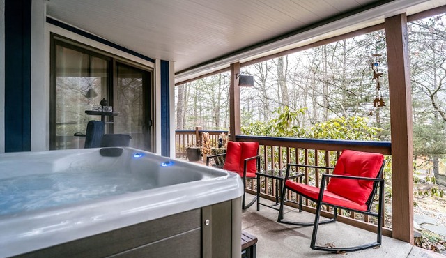 All Decked Out at Massanutten -HOT TUB, GAME ROOM, GREAT OUTDOOR SPACES TO RELAX