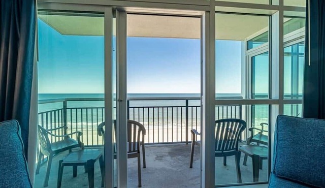 AMAZING OCEAN VIEWS, Remodeled, Bay View 803!