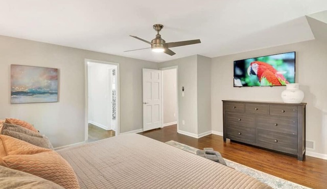ATH - Sleeps 6 - 3 Beds Pet Friendly and fenced - Roberts in Dunwoody
