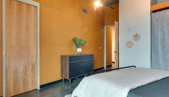 Two Bedroom Loft in Trendy Gulch!