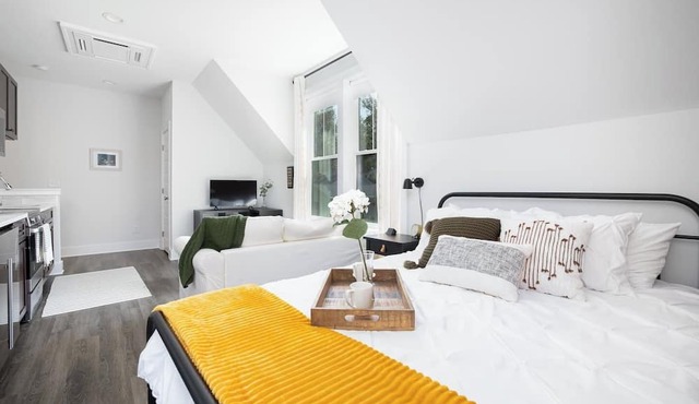 Modern Farmhouse Loft in NoDa | Views/Parking in Charlotte