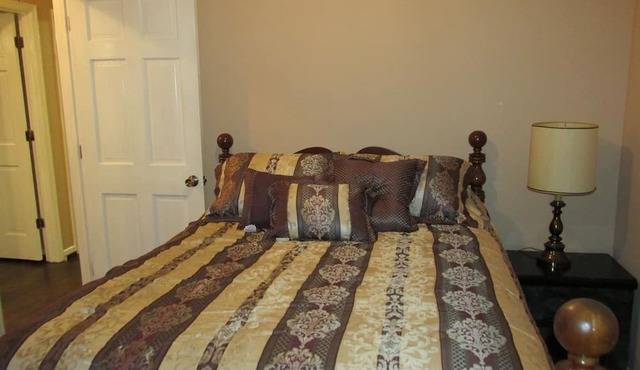 Cayce Charm Minutes to Downtown Columbia in Cayce