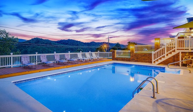 Newly renovated vacation Villa with private pool.