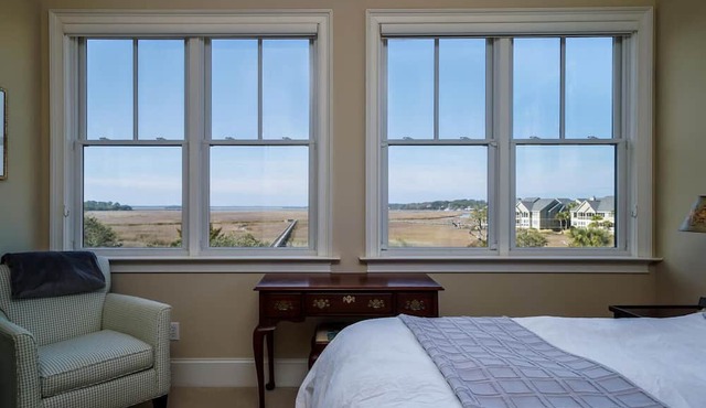 Stunning Gem! Amazing Marsh/Tidal Views. Amenity access included!