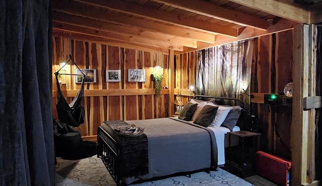 GlampVentures "Cedar Suncatcher" Glamping @ Nolichucky River near Smoky Mtns