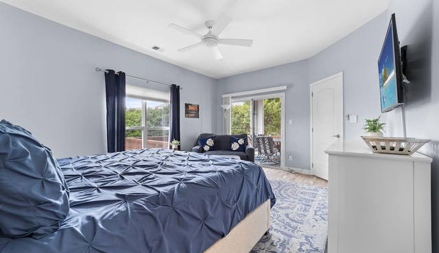 Club Moe - Beautiful Waterfront LKN Condo - Lake Norman Vacation Rental