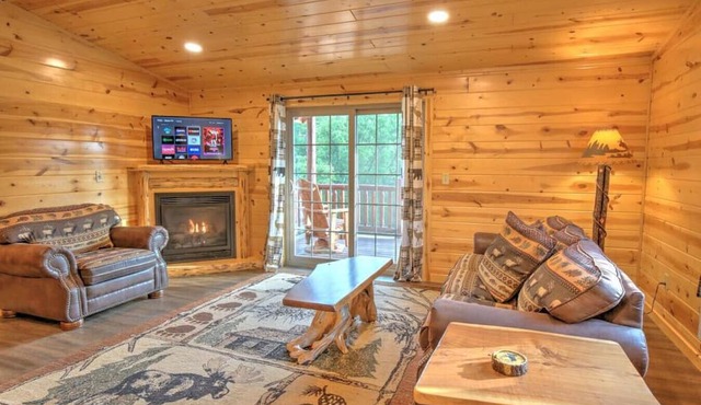 Cozy Lodge Suite with Kitchen in Amish Country in Millersburg