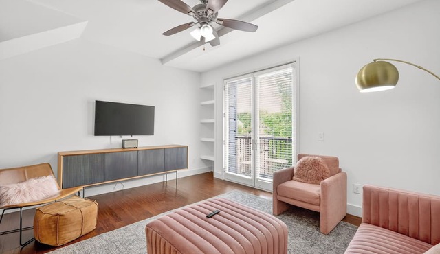 Coffee Shops, Restaurants, Bars, and Boutiques, just steps away , FREE parking each unit has a balcony overlooking 12 south.