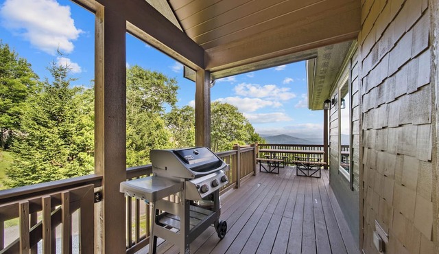 Aussies Lookout - Panoramic Mountain Views, Hot Tub, Pool Table!
