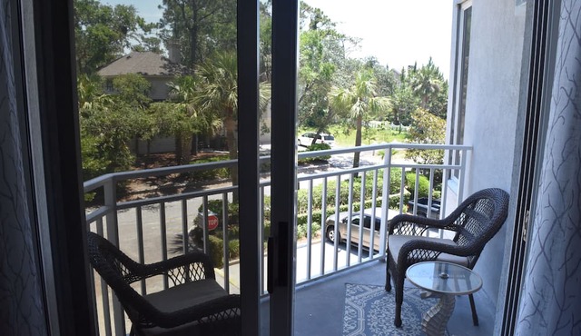 2201 SeaCrest. Renovated 1BR + Bunk Alcove — 2 Full Baths, Sleeps 6