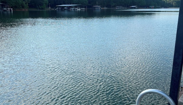 COZY LAKEFRONT CABIN Perfect for a relaxing getaway!