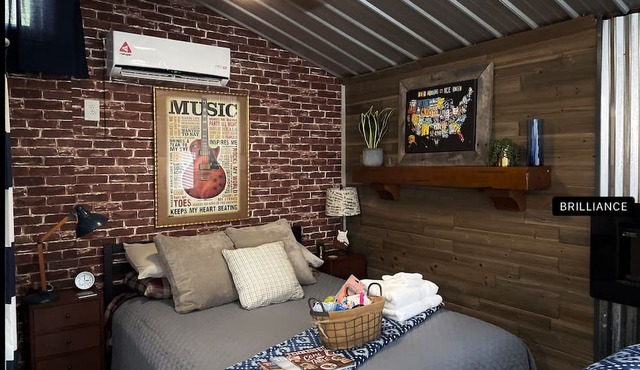 Pets Stay Free ,Studio Cottage near Nashville, TN in Goodlettsville