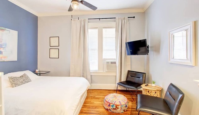 Colonial-Inspired Stay: Near Arts, Music & History