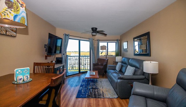 Newly renovated Villa with beautiful views of the Creek & River