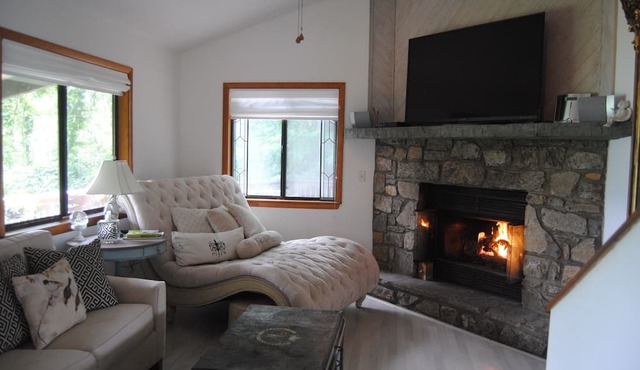 The" Hawks Nest" offers the Best Views In The Valley
